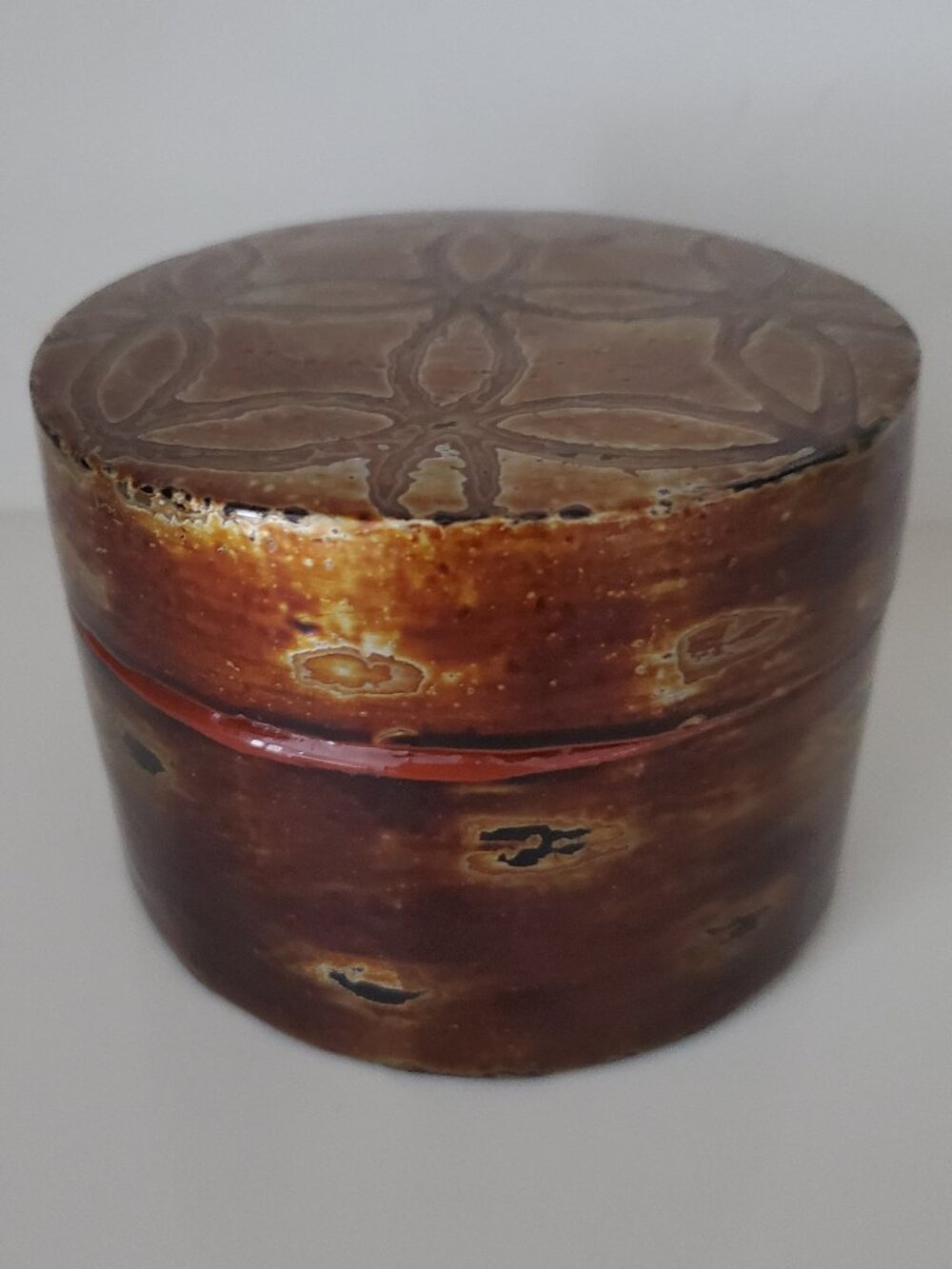 Myanmar Burmese Lacquerware Trinket Box Round with Lid Metallic Browns & Design